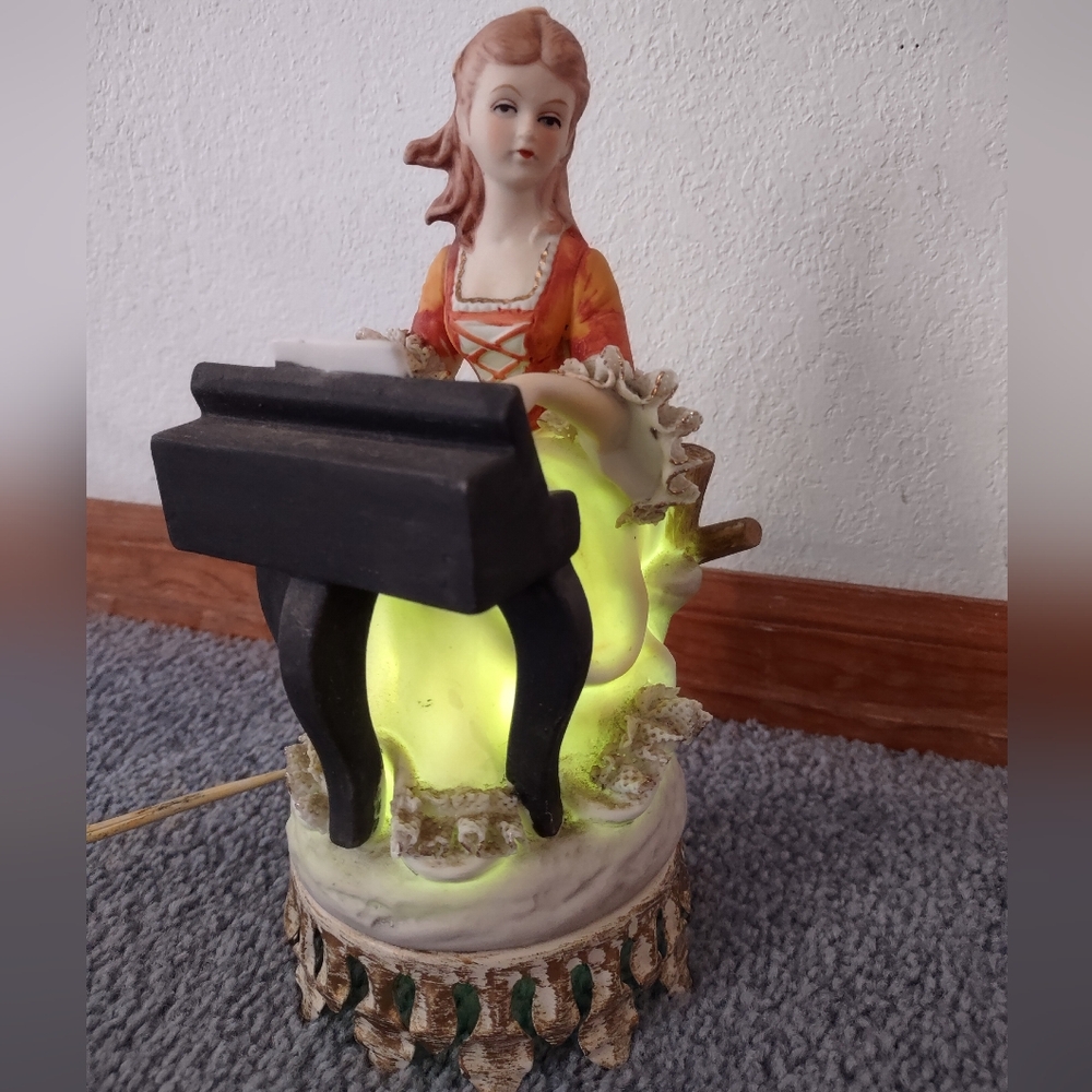 9" Vintage Aladdin Porcelain and Metal Night Light Lamp
